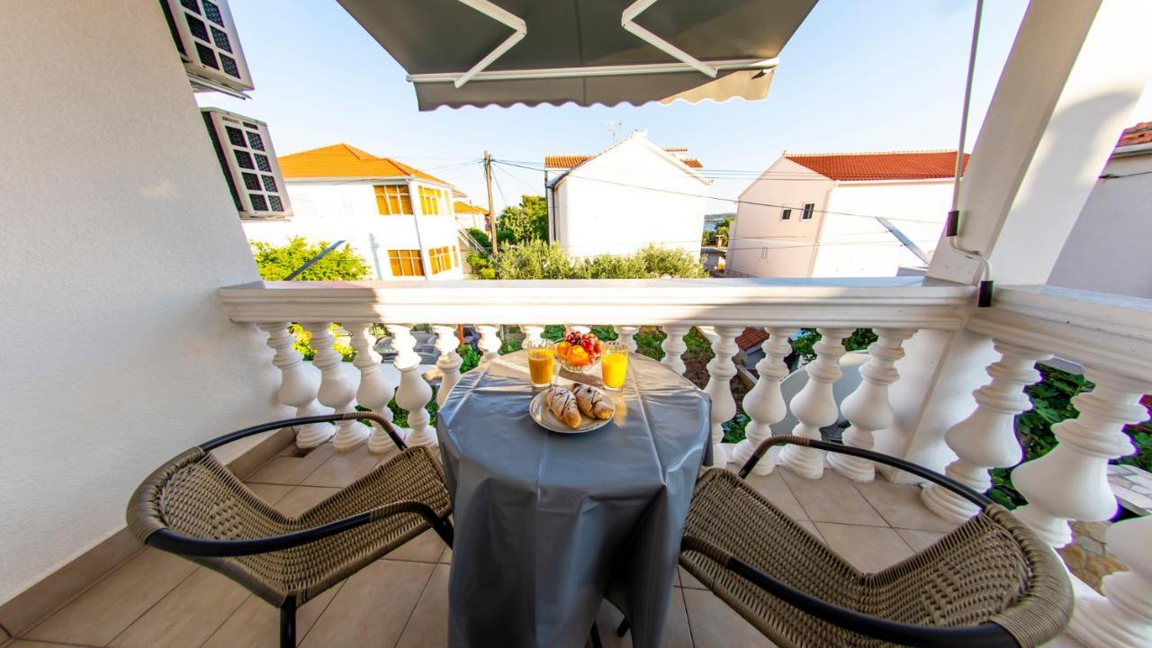 Apartments Curic Trogir Extérieur photo